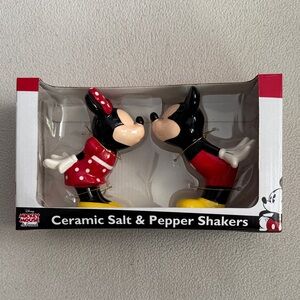 Disney Mickey and Minnie Kissing Ceramic Salt and Pepper Shakers